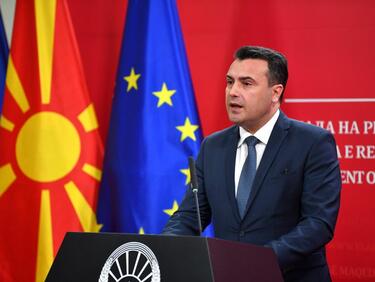 Зоран Заев пак се заинати, няма да води преговори за македонския език