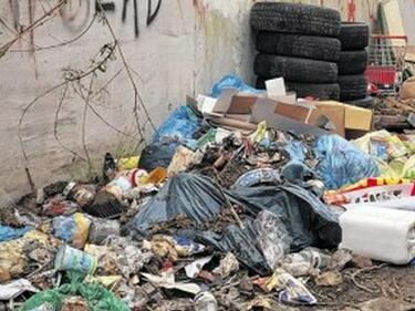 Над 100 доброволци чистиха Сахат тепе
