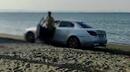 Бусове и коли си устроиха рали на плаж Вромос докато децата си играят на пясъка
