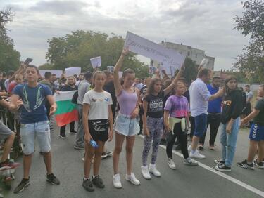 Сблъсъци с полицията на протеста в Айтос