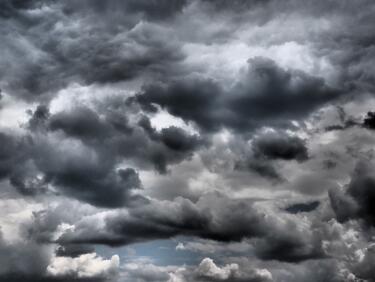 Облачността ще е значителна и на много места в Западна и Централна България ще вали 