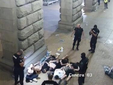 Заради насилието по протестите: Полицаите – със служебния си номер и върху якета