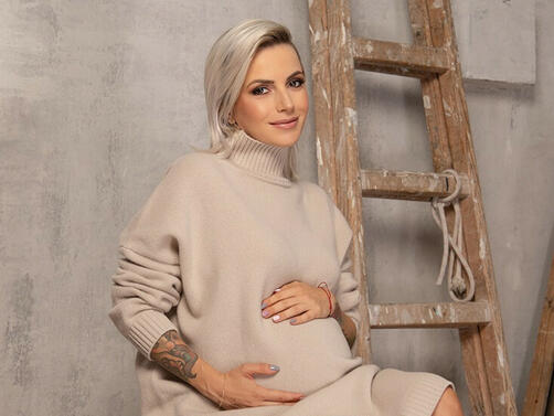 Поли Генова стана майка за втори път Изпълнителката и нейния