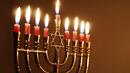 Евреите празнуват най-светлия си празник Ханука
