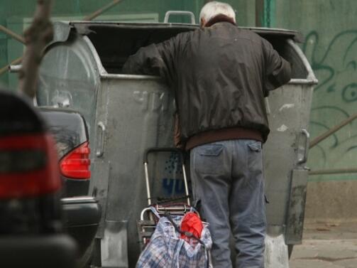 В България и Румъния има най много застрашени от бедност деца на родители