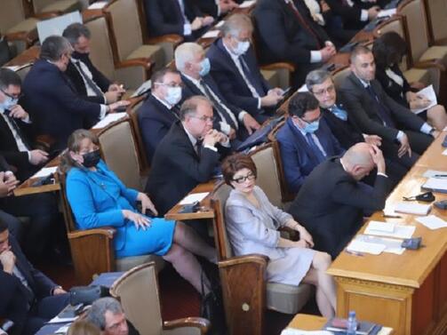 Новото българско правителство беше избрано и фигурите на политическата шахматна дъска се