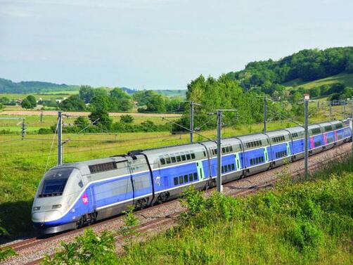 Нови двуетажни и едноетажни влакове за близо един милиард лева