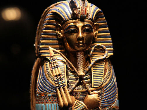Извънземни са убили най известния египетски фараон Тутанкамон Неговата гробница е