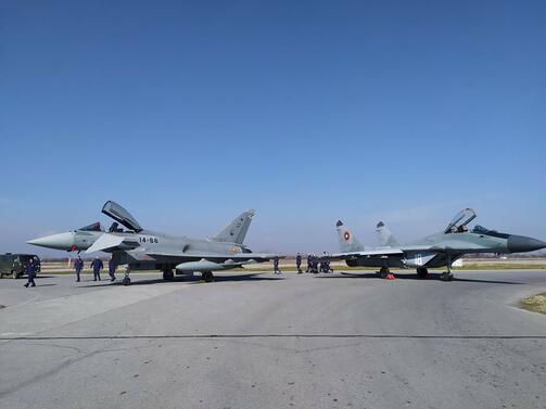 Два от испанските изтребители Еurofighter EF 2000 Typhoon II са излетели