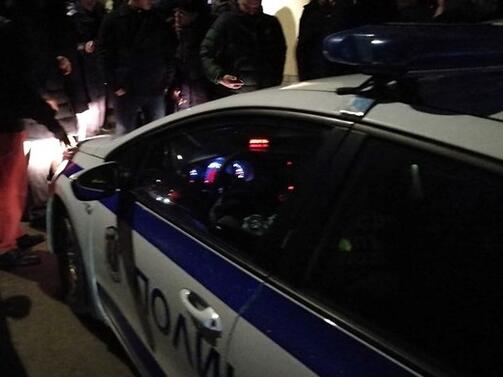 Полицията изведе Бойко Борисов от къщата му въпреки живата верига