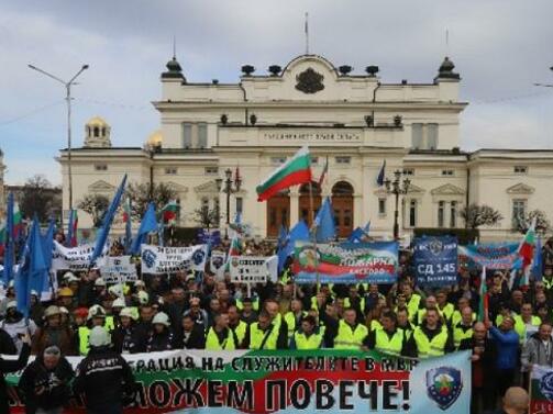 Полицаите у нас няма да спрат протестите си предаде кореспондентът