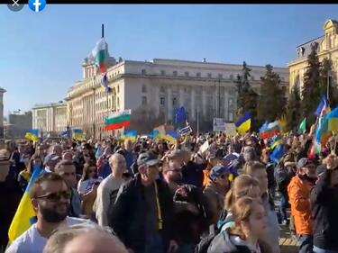 "С вас сме!": Концерт на Васко Кръпката в подкрепа за Украйна (ВИДЕО)