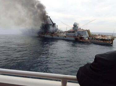 ВИДЕО+СНИМКИ Ето го потъващия крайцер "Москва" - чия версия се оказа истина