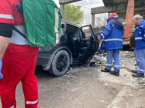 Едрогабаритен камион е предивикал с падане на мостово съоръжение край