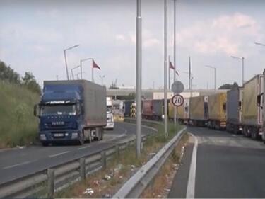 Няма да пречим на матурите с протеста си, обещаха превозвачите