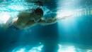 Русенец плува 24 часа нонстоп в закрит басейн ВИДЕО