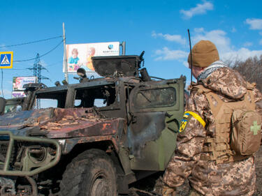 Киев призна за загинали 10 000 военни във войната с Русия
