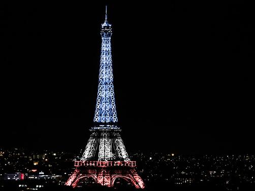 От 2010 г. насам Айфеловата кула в Париж ръждясва прогресивно