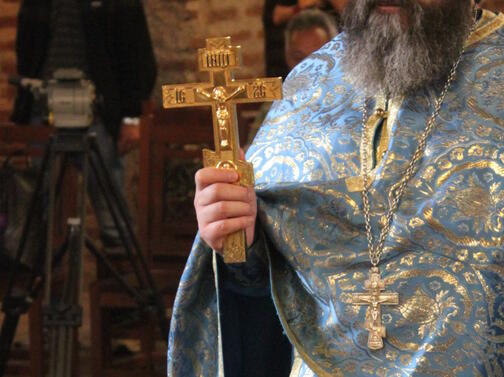 Граждани и свещеници се включиха в неделя вечерта в Белград