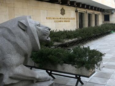Заплатата на главния секретар на МВР скача 
