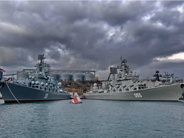 Руският Черноморски флот е отблъснал атака с дронове в Севастополския залив
