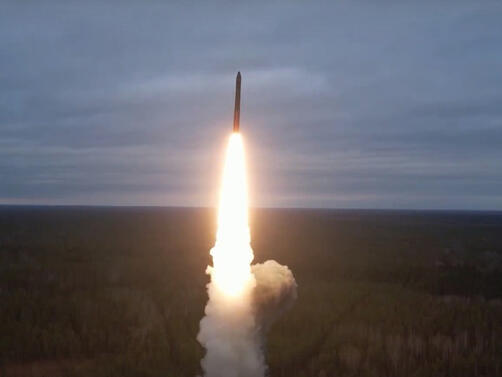 Русия тества междуконтинентална балистична ракета поради твърденията че Украйна планира