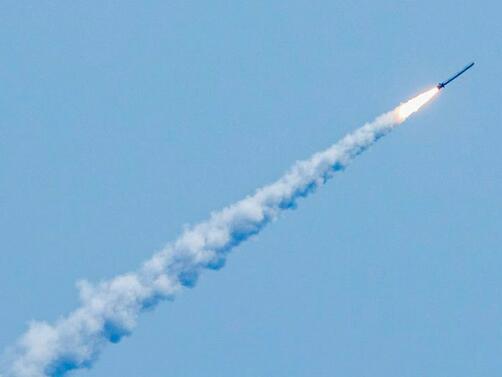 Американски официални представители съобщиха че по първоначални данни ракетата ударила