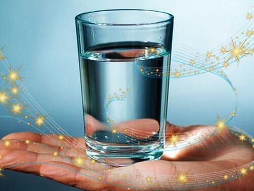 Недостатъчният прием на вода крие сериозен риск за здравето съобщи
