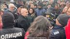 Протест и контрапротест пред БНР заради Петър Волгин