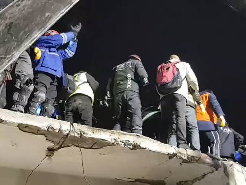 Български спасители от организацията Пещерно спасяване участваха в изваждането на