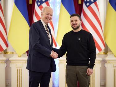 Байдън на изненадващо посещение в Киев