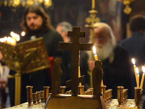 На днешния голям празник  наричан Цветница или Връбница православният свят отбелязва