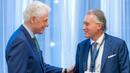 Кирил Домусчиев покани Бил Клинтън в България, президентът прие