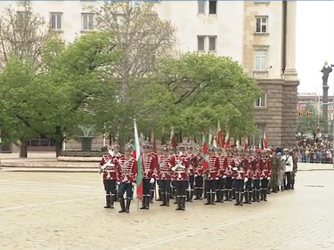 Гледайте военния парад на Въоръжените сили (ВИДЕО)