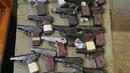 НАП продава по 108 лв. бойни пистолети