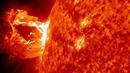 Най-мощното изригване на Слънцето! Огромен поток от гореща плазма пътува към Земята