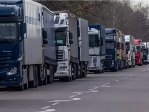 На границата между Полша и Украйна се струпаха 2800 камиона,