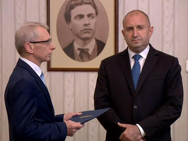 Политическият сблъсък Радев - Денков заради промените в Конституцията (ОБЗОР)
