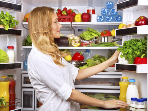 Експерти по безопасност съветват да не съхранявате продукти върху хладилника Но