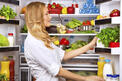 Експерти: Има неща, които не бива да се съхраняват над хладилника