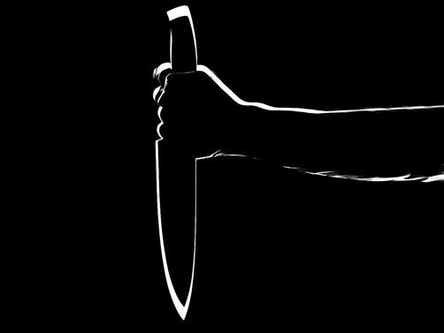 Син уби майка си с нож като я намушка многократно