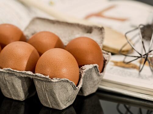 Съхраняването на яйцата в хладилника наистина е по-добre, отколкото на