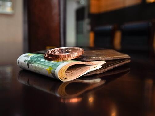 Снимка: Махнете тези неща от портфейла си веднага, за да не ви изтекат парите!