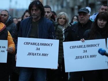 Протестиращи срещу беззаконието по пътищата се срещнаха с общински съветници в София