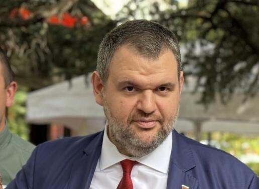 Председателят на ДПС Делян Пеевски призова служебния министър на икономиката
