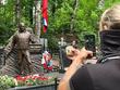 Поставиха бронзова статуя на гроба на Пригожин в Санкт Петербург