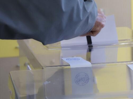 ГЕРБ СДС печели предсрочния парламентарен вот както и евроизборите В оспорвана