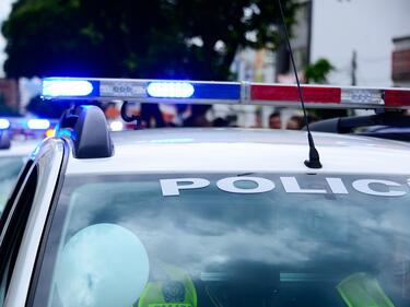 Шофьор блъсна патрулка в Бургас и избяга, ранен е полицай