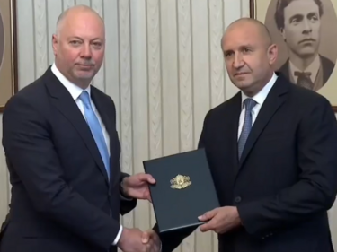 ГЕРБ-СДС предложи Росен Желязков за премиер и върна изпълнен мандата