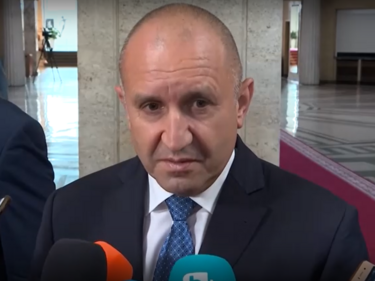 Румен Радев връчва втория мандат на ПП-ДБ в понеделник